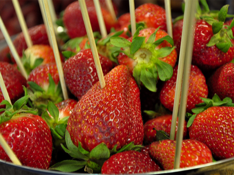 skewered-strawberries